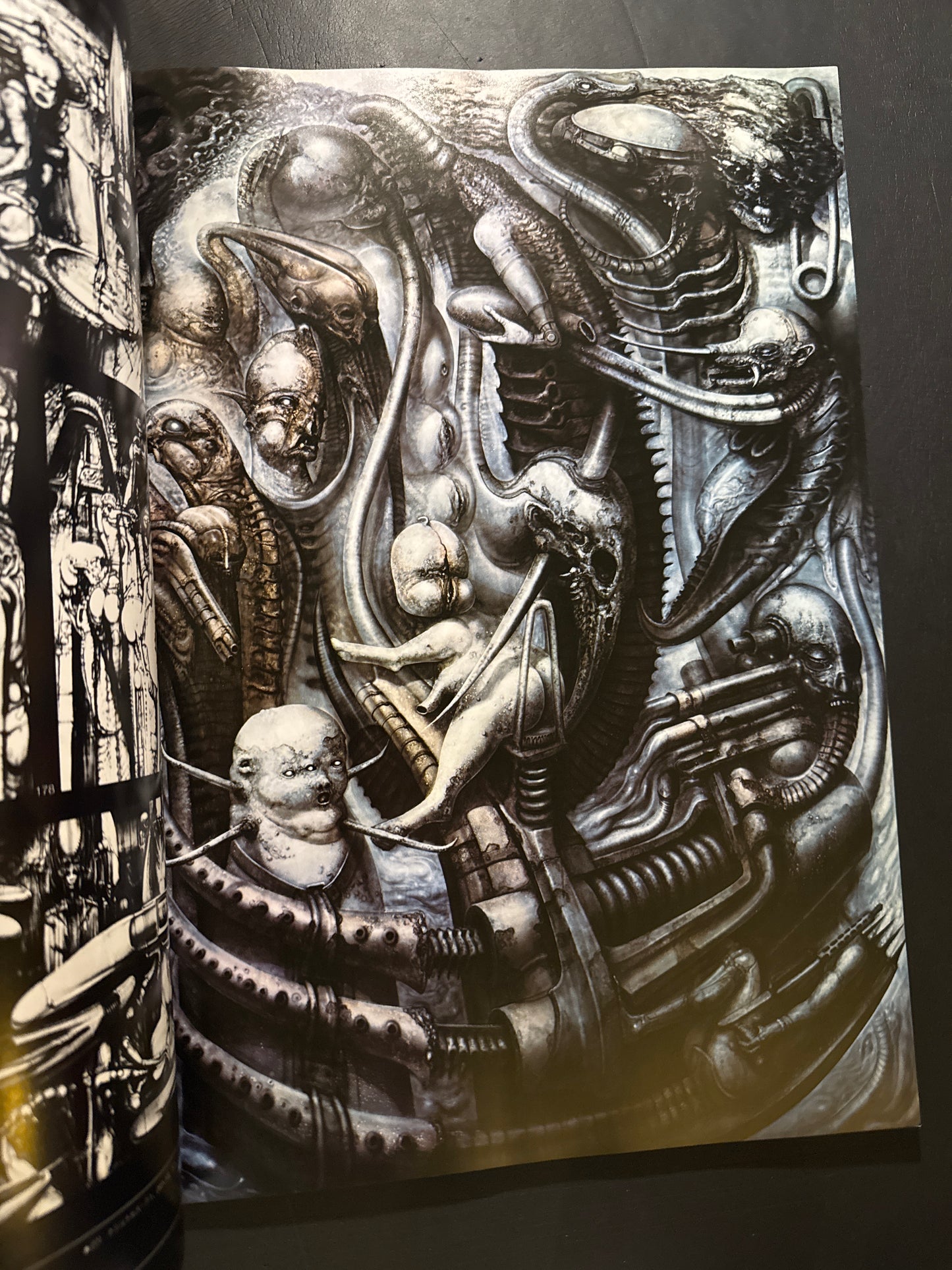 H.R.Giger's Necronomicon 1 (Japanese edition)