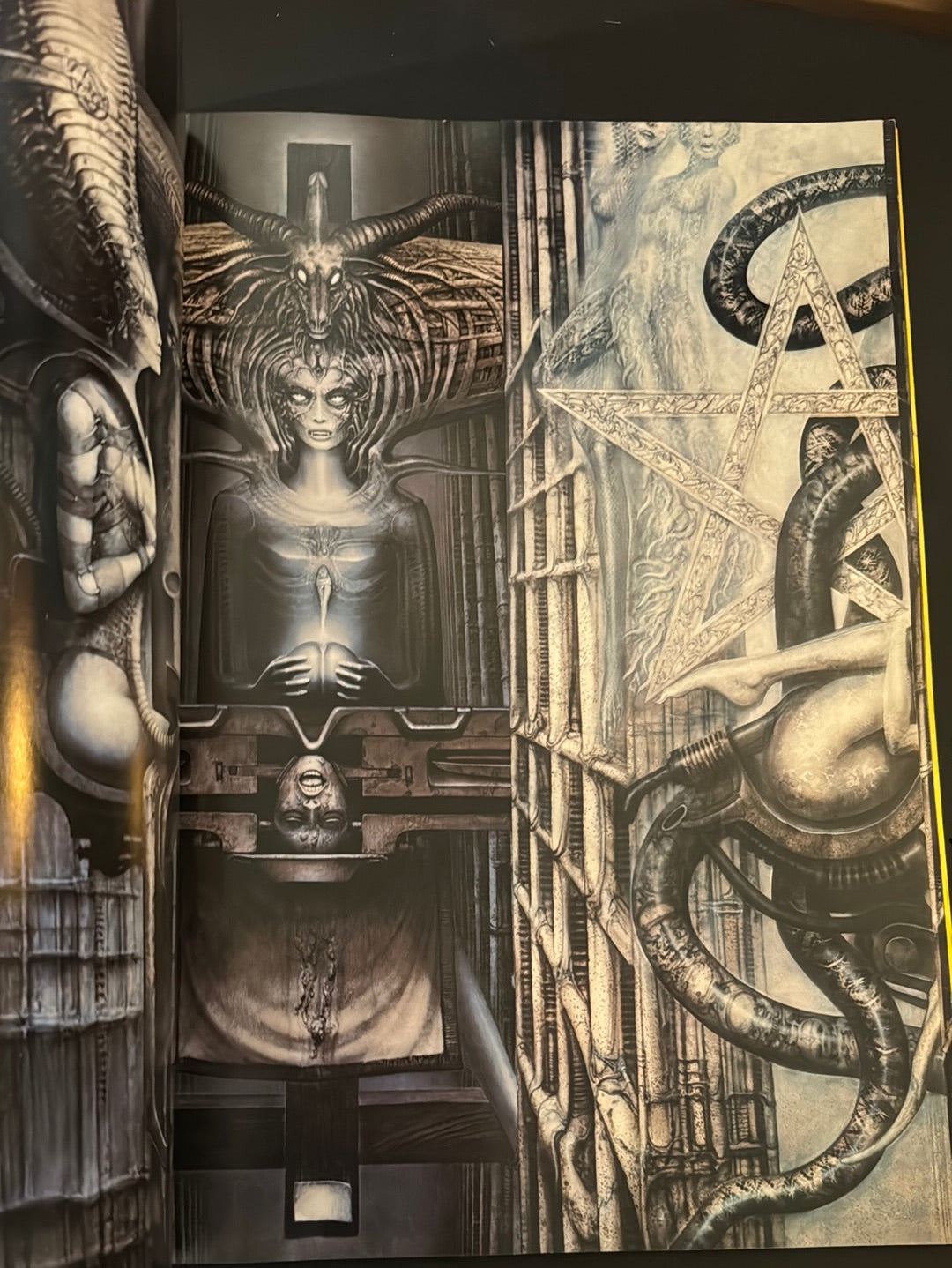 H.R.Giger's Necronomicon 1&2 (Japanese edition)