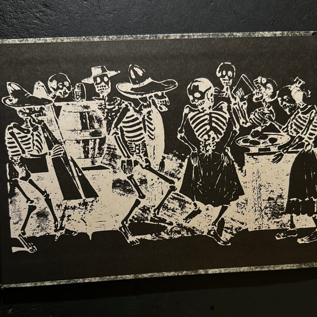 HUMAN SKULL : A Cultural History