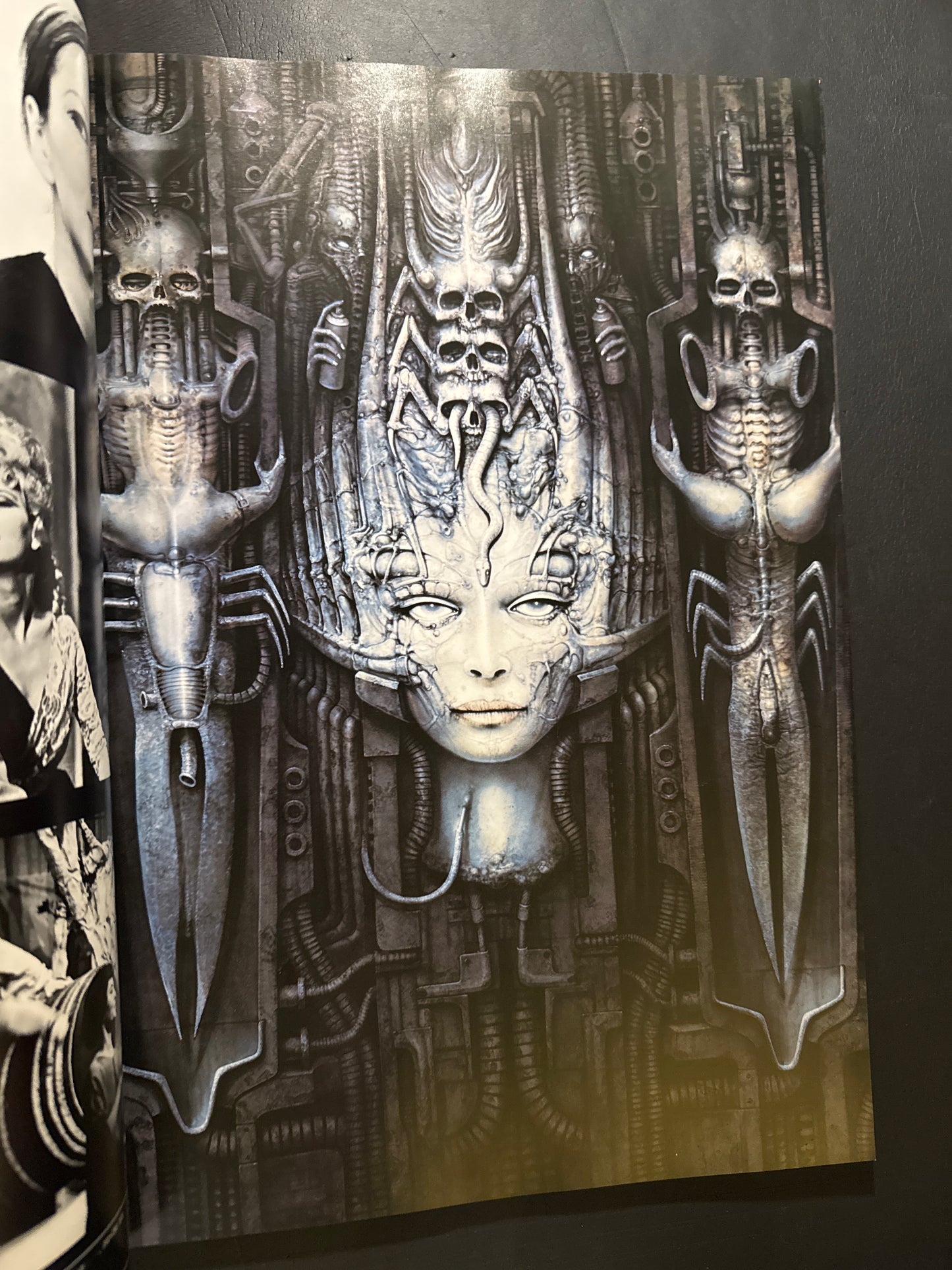 H.R.Giger's Necronomicon 1 (Japanese edition)
