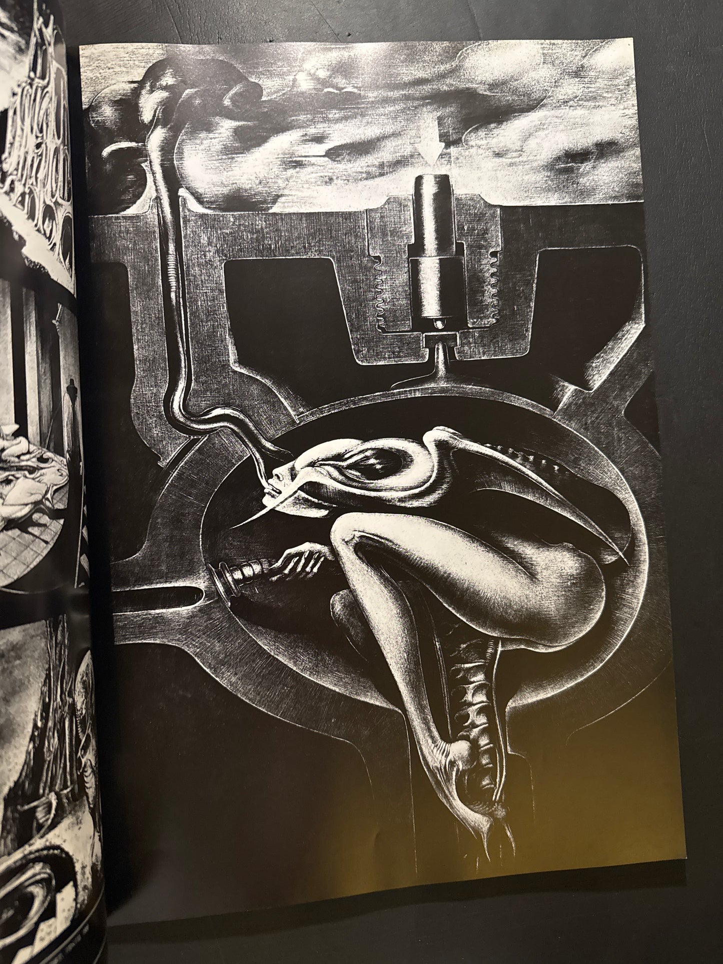 H.R.Giger's Necronomicon 1 (Japanese edition)