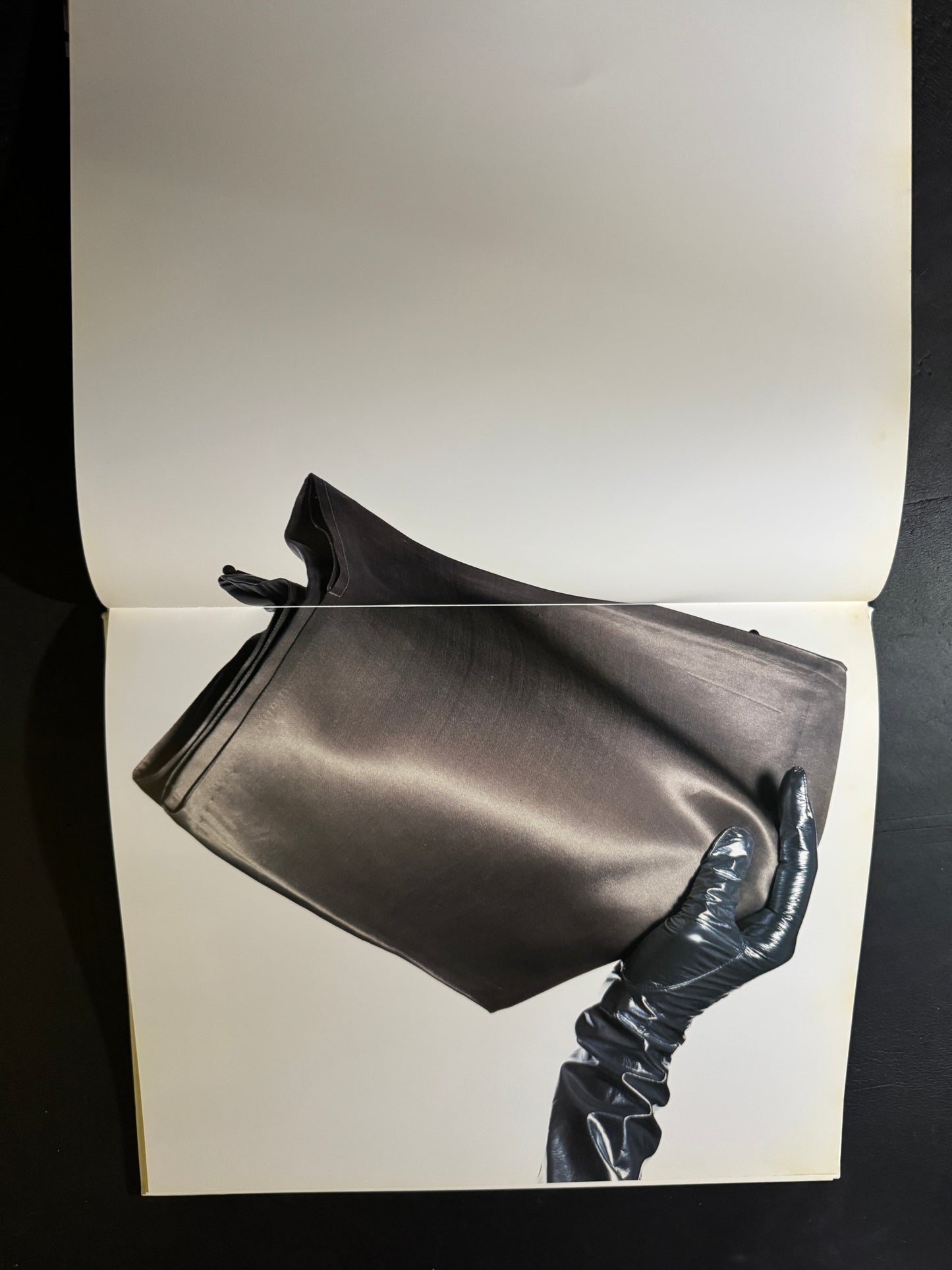 ISSEY MIYAKE BY IRVING PENN