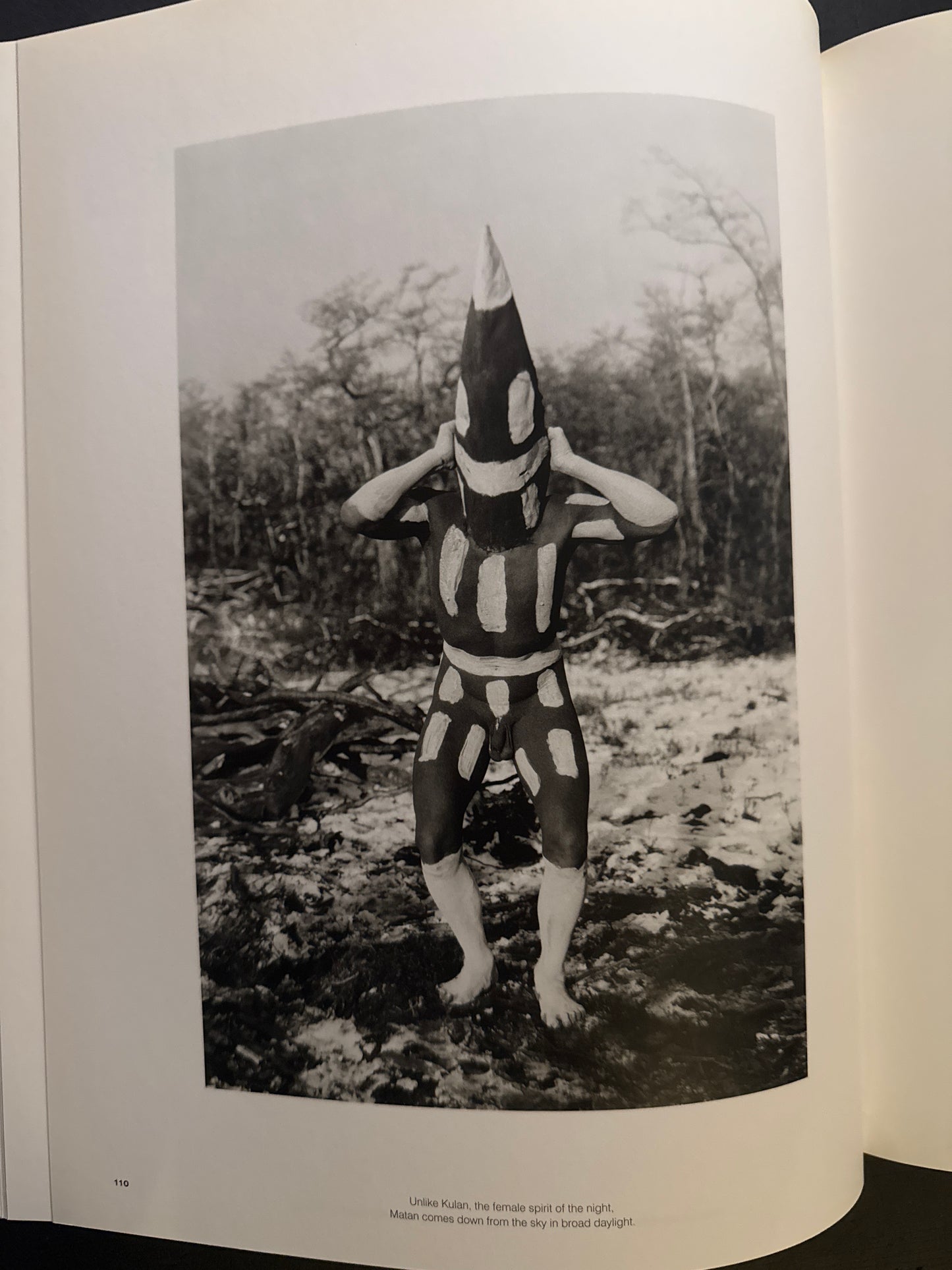 THE LOST TRIBES OF TIERRA DEI.FUEGO : SELK'NAM YAMANA KAWESQAR