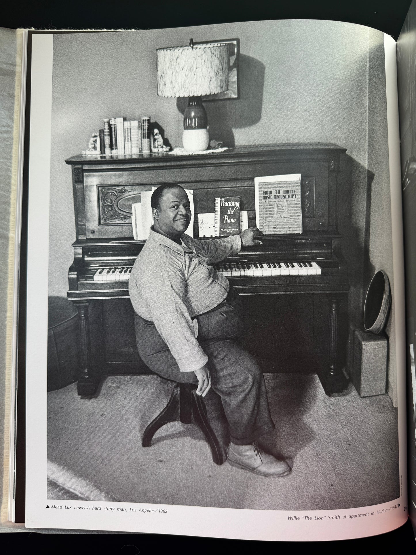 JAZZ GIANTS : VISIONS OF THE GREAT AMERICAN LEGEND