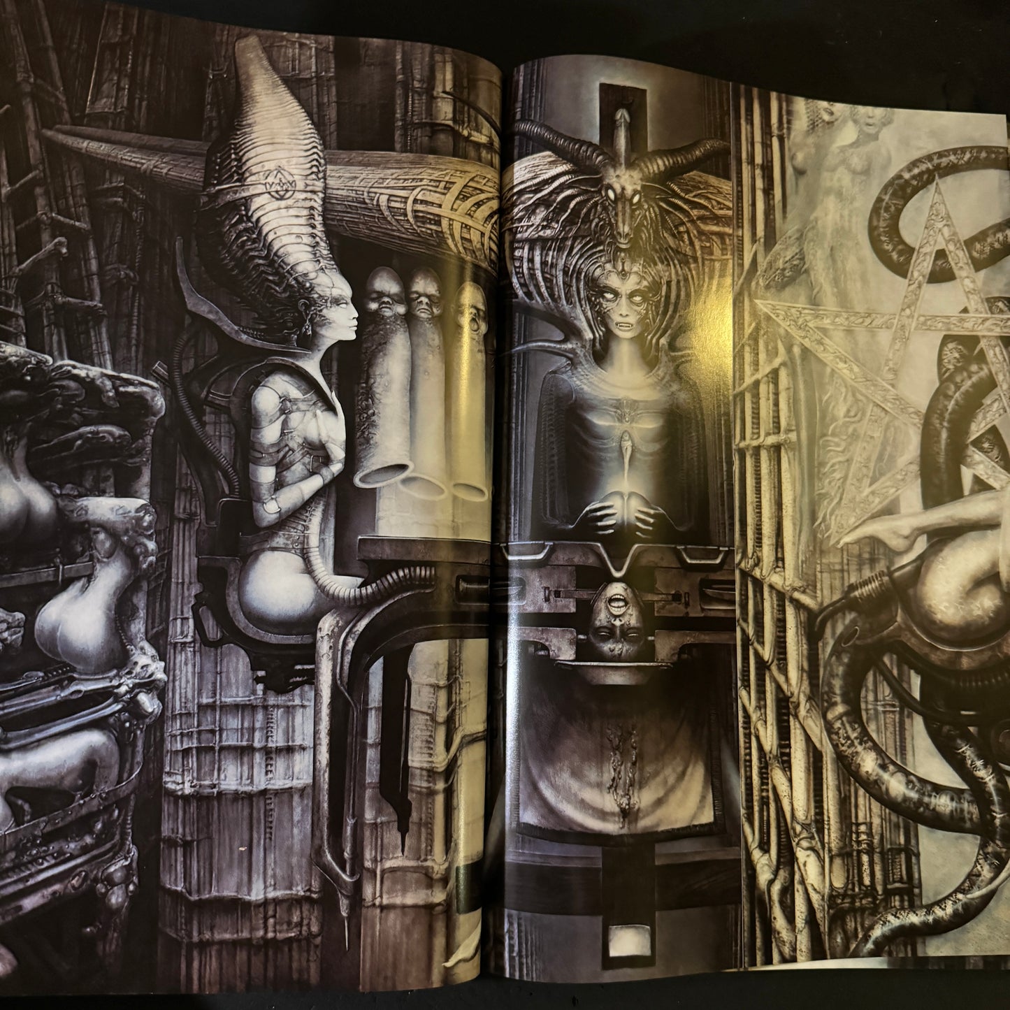 H.R.GIGER'S NECRONOMICON Ⅰ & Ⅱ set