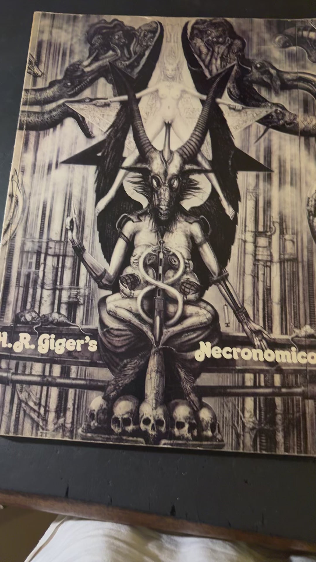 H. R. Giger's Necronomicon　H.R. ギーガー H. R. Giger's Necronomicon I: H.R. Giger: 9783890825199